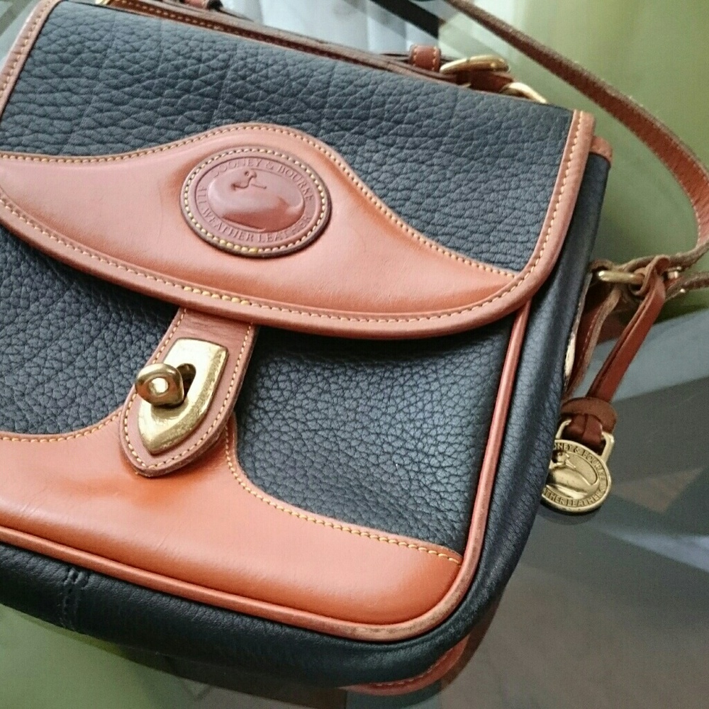 Vintage authentic Dooney Bourke shoulder bag